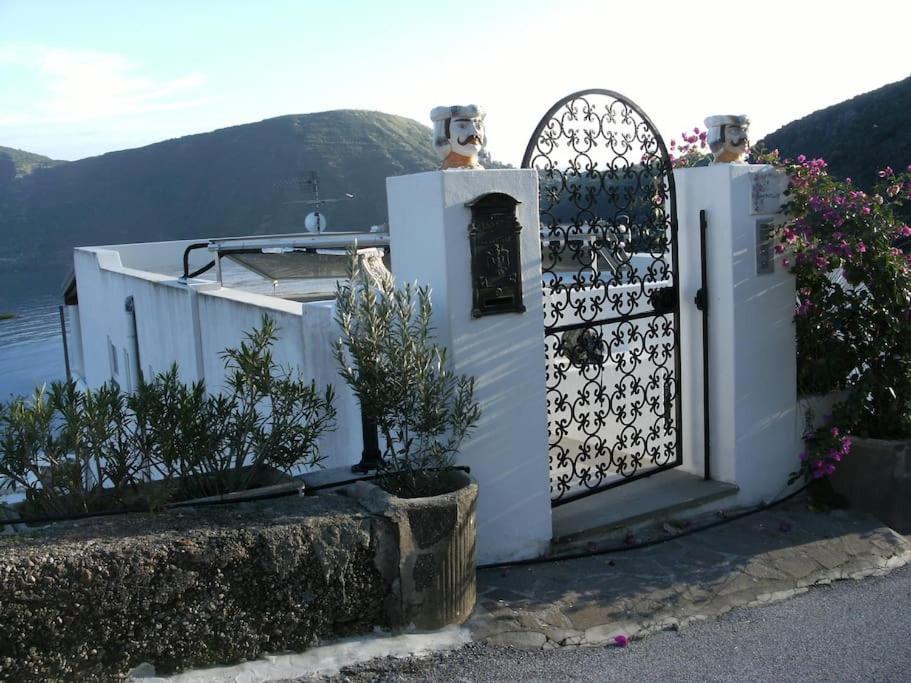 Casa Vacanze Vista Mare Mela B 利帕里 外观 照片